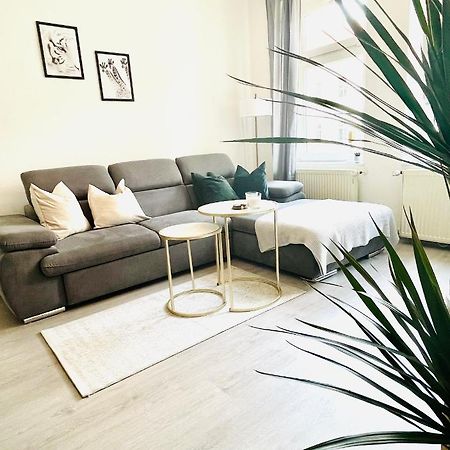 Renoviertes Apartment In Zentraler Lage - Wlan, Smart-Tv, Kueche, Balkon Und Queensize-Bett Fuer 4 Gaeste Erfurt Eksteriør bilde