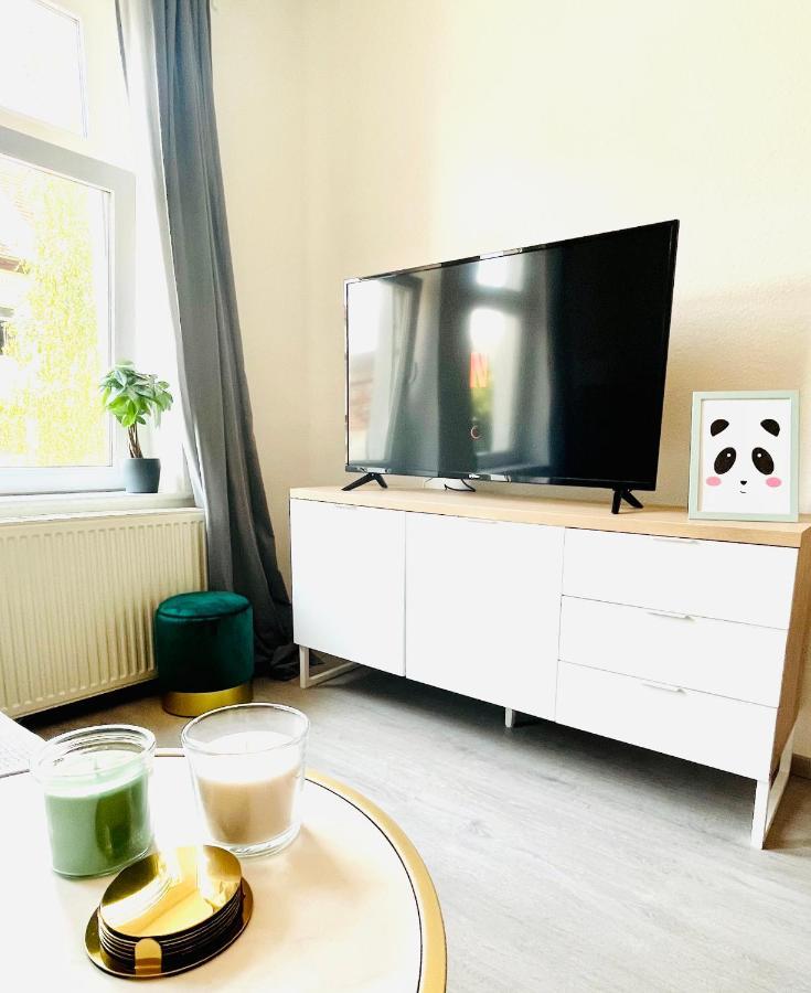 Renoviertes Apartment In Zentraler Lage - Wlan, Smart-Tv, Kuche, Balkon Und Queensize-Bett Fur 4 Gaste Erfurt Eksteriør bilde